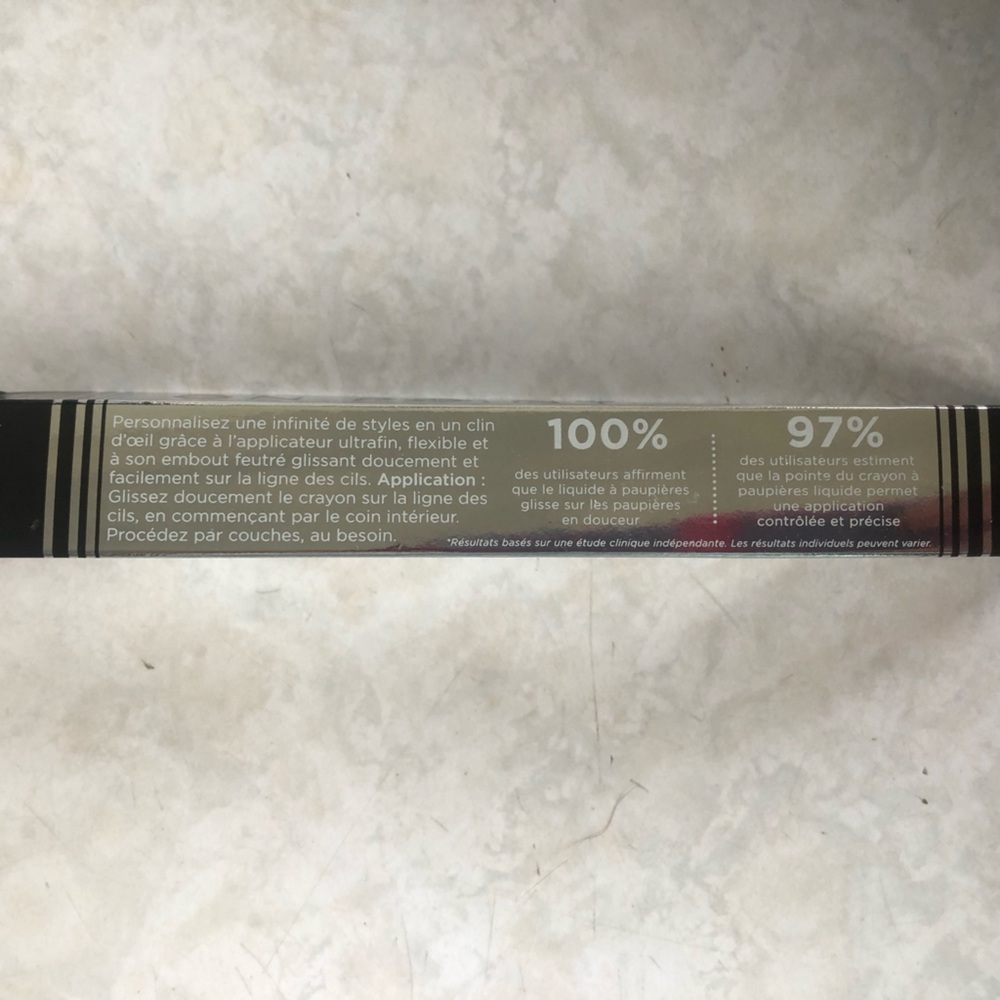 On point PUR waterproof liquid eyeliner pen. Bold black matte. - Picture 2 of 5